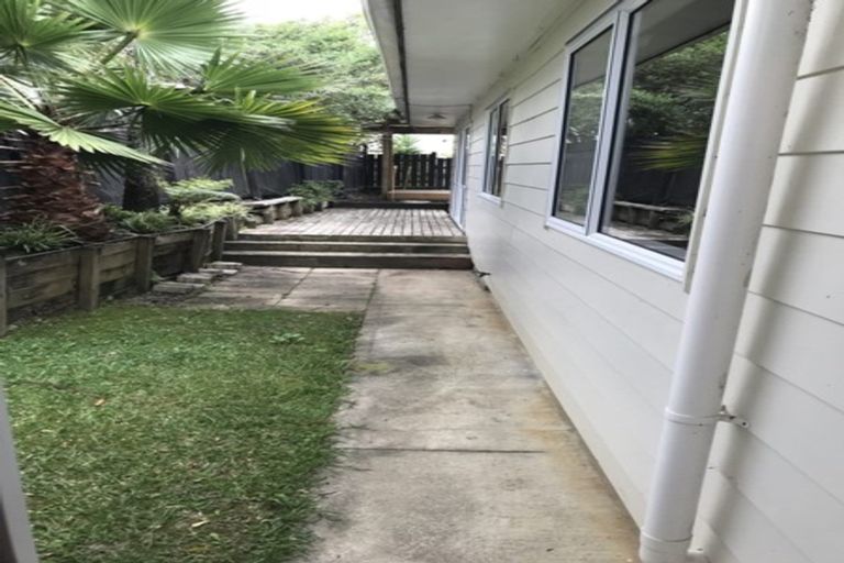 Photo of property in 2/33 Pisces Road, Glen Eden, Auckland, 0602