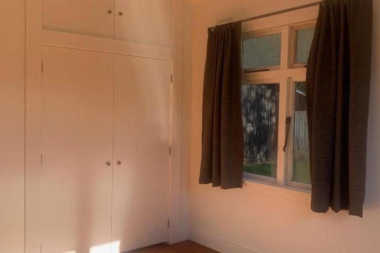 Photo of property in 11 Woodleigh Street, Frankleigh Park, New Plymouth, 4310