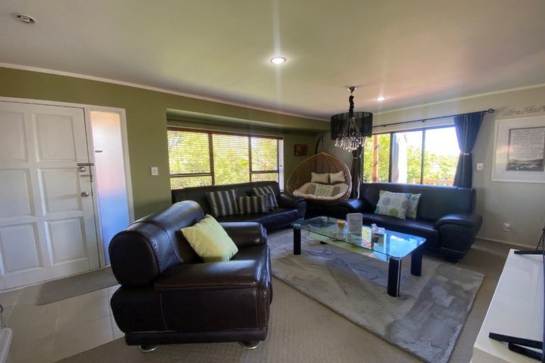Photo of property in 37 Burswood Drive, Burswood, Auckland, 2013