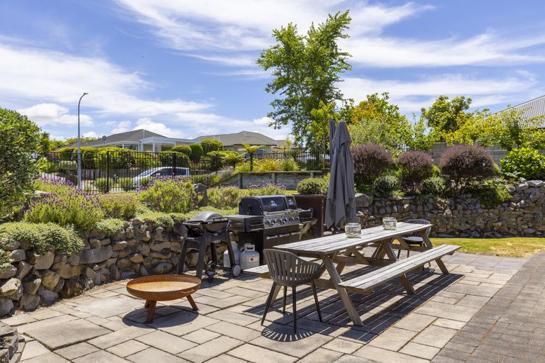 Photo of property in 83 Harvey Street, Waipahihi, Taupo, 3330