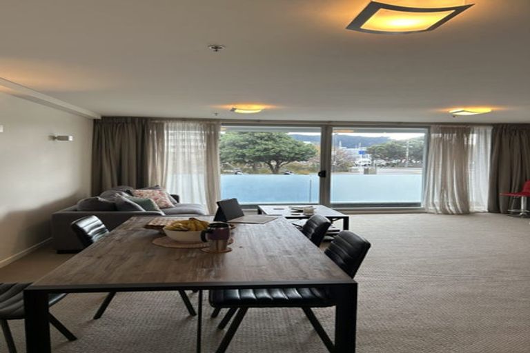 Photo of property in Aqua, 2/74 Oriental Parade, Oriental Bay, Wellington, 6011
