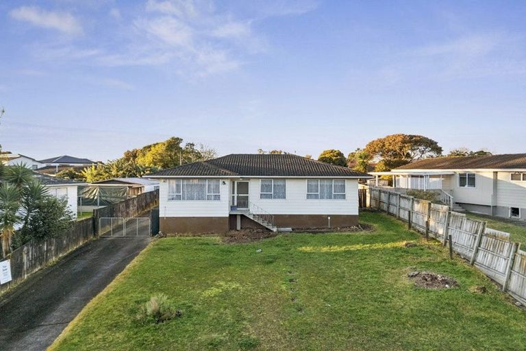 Photo of property in 45 Moncrieff Avenue, Clendon Park, Auckland, 2103