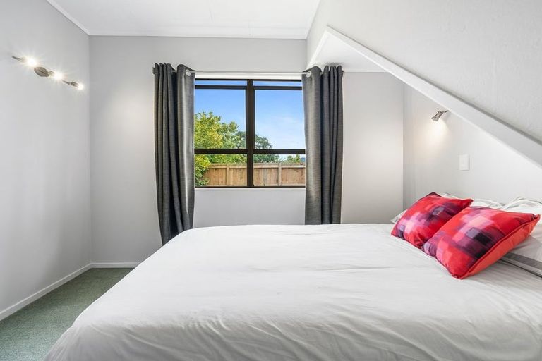Photo of property in 12 Third Avenue, Avenues, Whangarei, 0110