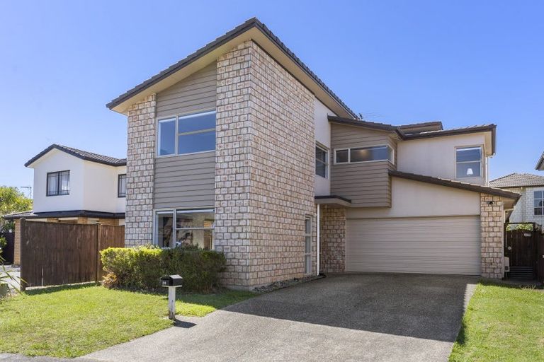 Photo of property in 26 Heidi Crescent, Flat Bush, Auckland, 2016