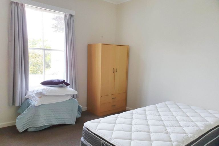 Photo of property in 2/68 Shakespeare Road, Bluff Hill, Napier, 4110