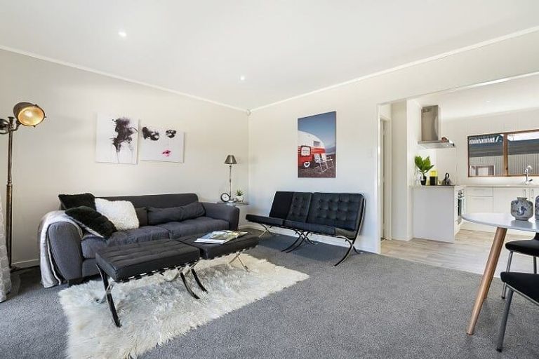 Photo of property in 1/54 Ray Small Drive, Pahurehure, Papakura, 2113