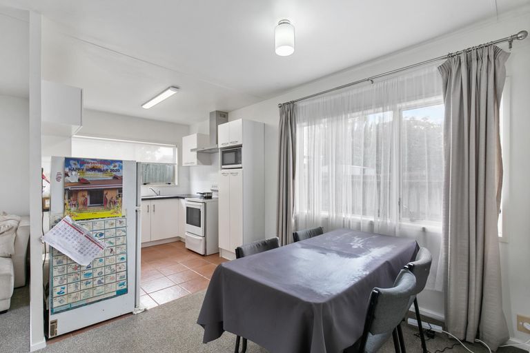 Photo of property in 11a Bill Phillip Place, Clendon Park, Auckland, 2103