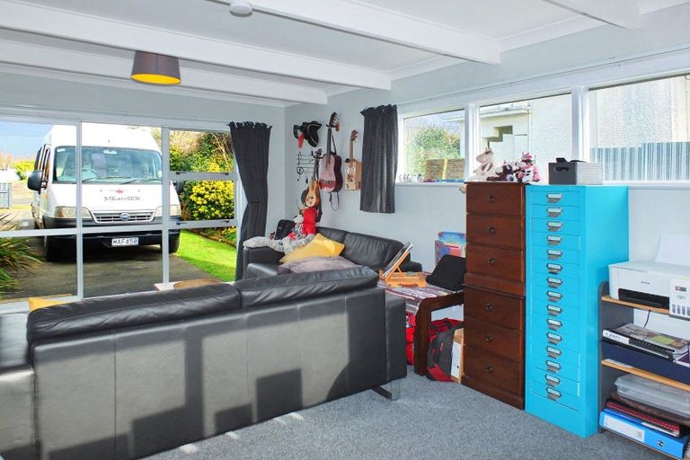 Photo of property in 28 Ladys Mile, Foxton, 4814