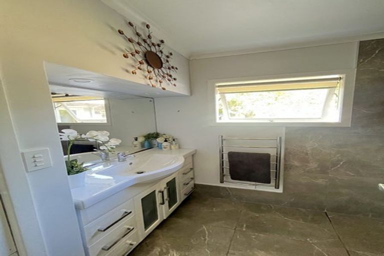 Photo of property in 998 Paerata Road, Paerata, Drury, 2676