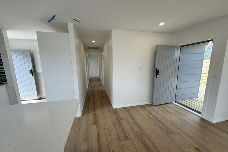 Photo of property in 58c Cedar Heights Avenue, Massey, Auckland, 0614