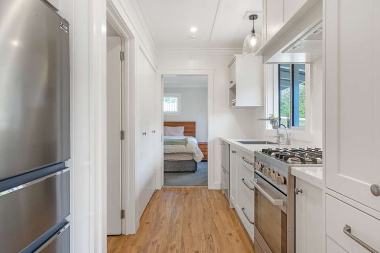 Photo of property in 16 Angle Street, Picton, 7220