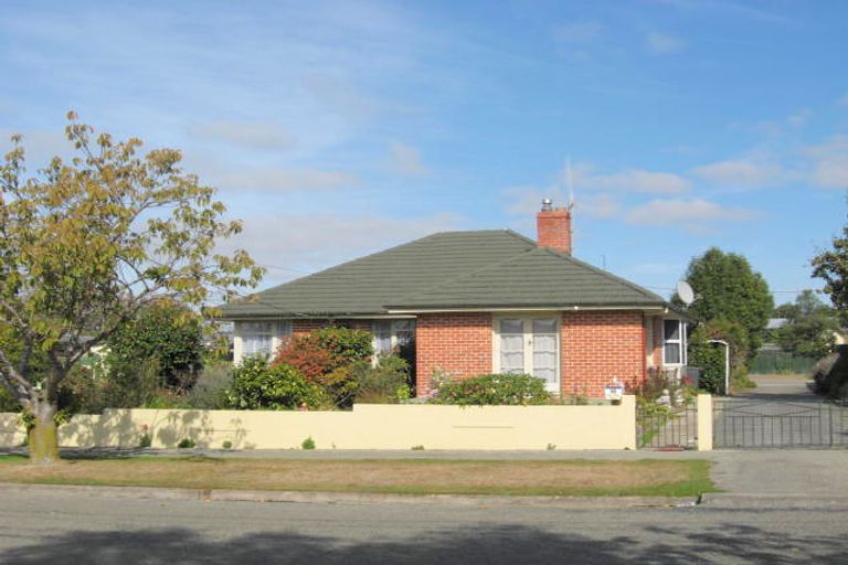 Photo of property in 16 Rugby Street, Waimate, 7924