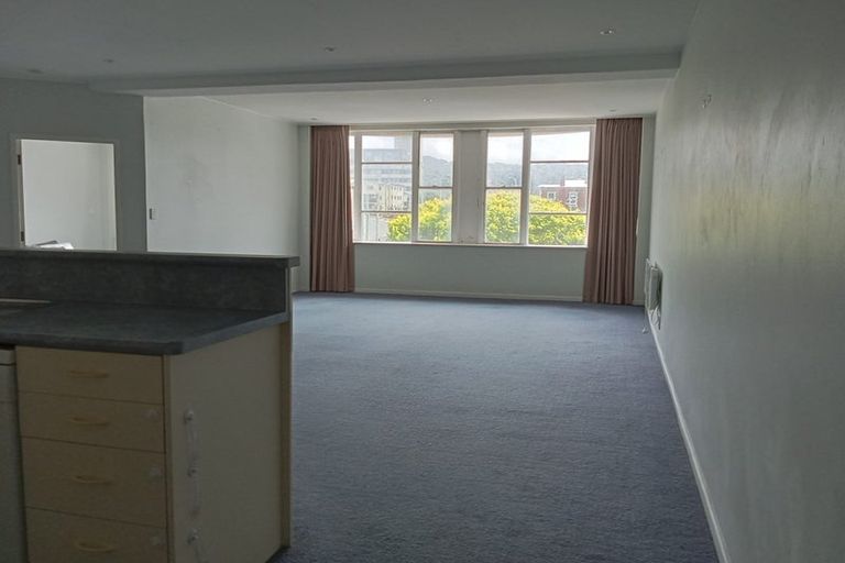 Photo of property in Grandstand Apartments, 37/80 Kent Terrace, Mount Victoria, Wellington, 6011