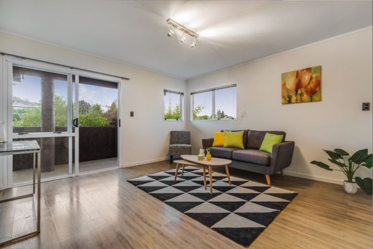 Photo of property in 7 Leo Street, Glen Eden, Auckland, 0602