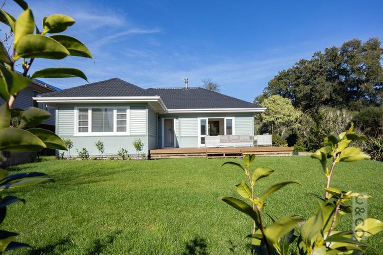 Photo of property in 29 Cambridge Road, Riverhead, 0820