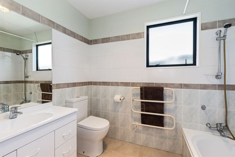 Photo of property in 14 Cam Place, Harewood, Christchurch, 8051