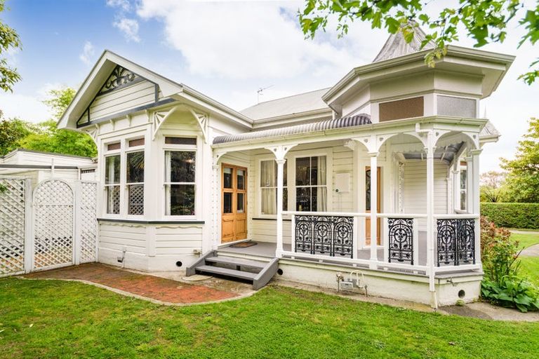 Photo of property in 124 Cook Street, West End, Palmerston North, 4410