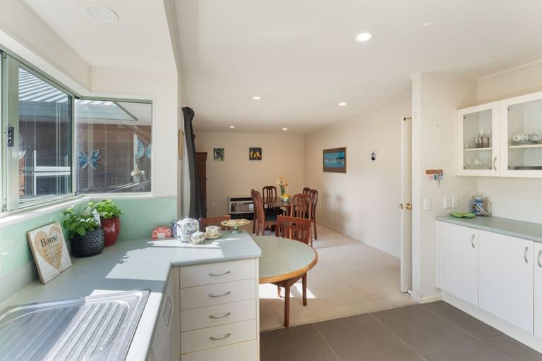 Photo of property in 243 Te Moana Road, Waikanae, 5036