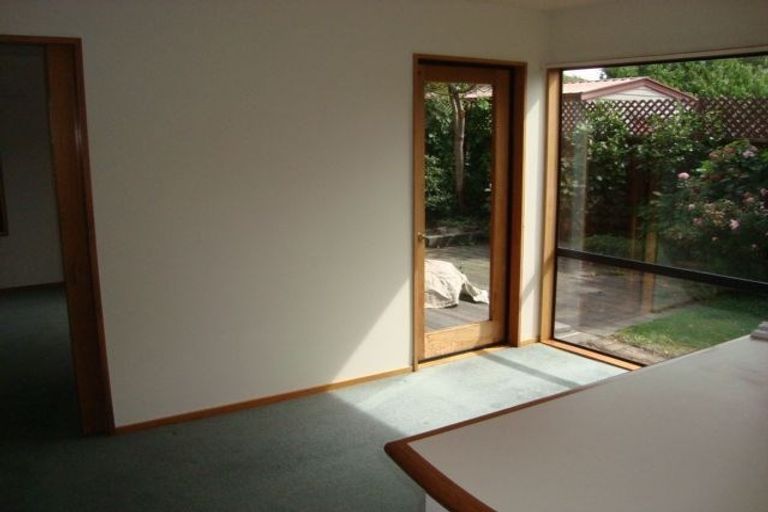 Photo of property in 9a Clyde Road, Upper Riccarton, Christchurch, 8041