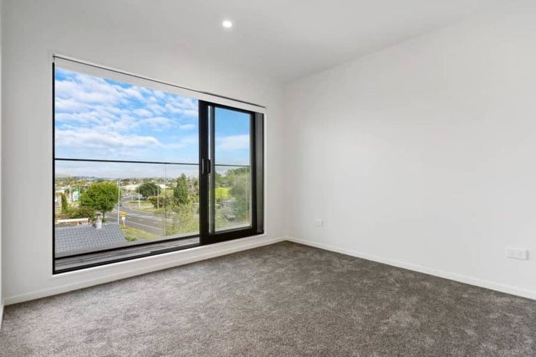 Photo of property in 523b Pakuranga Road, Howick, Auckland, 2010