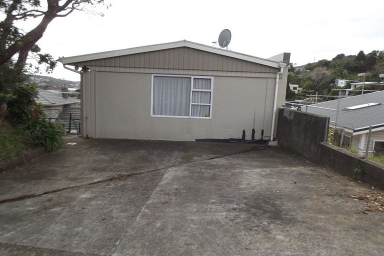Photo of property in 1b Court Road, Tawa, Wellington, 5028