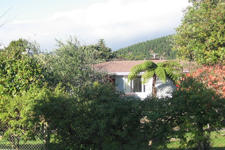 Photo of property in 14 Wairere Grove, Paraparaumu, 5032