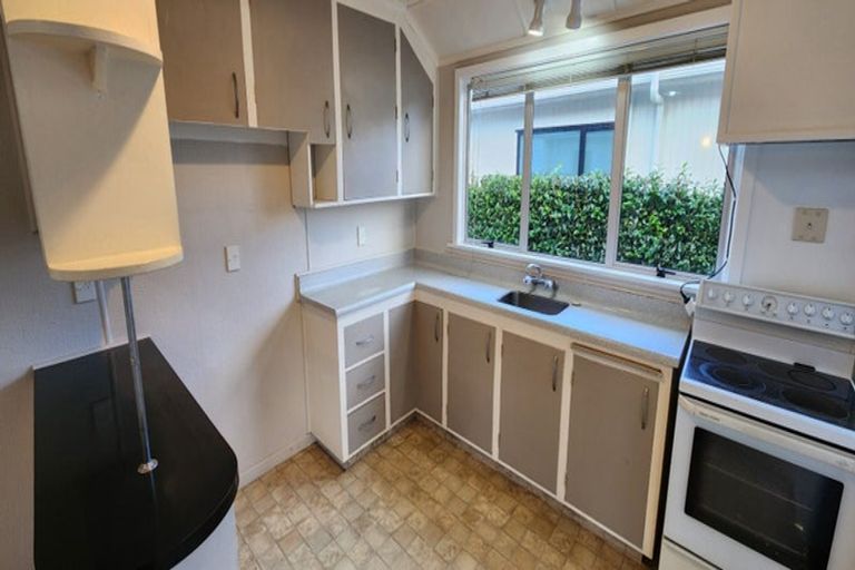 Photo of property in 90 Mangorei Road, Strandon, New Plymouth, 4312