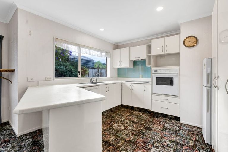 Photo of property in 1/9 Waiwera Place, Merrilands, New Plymouth, 4312