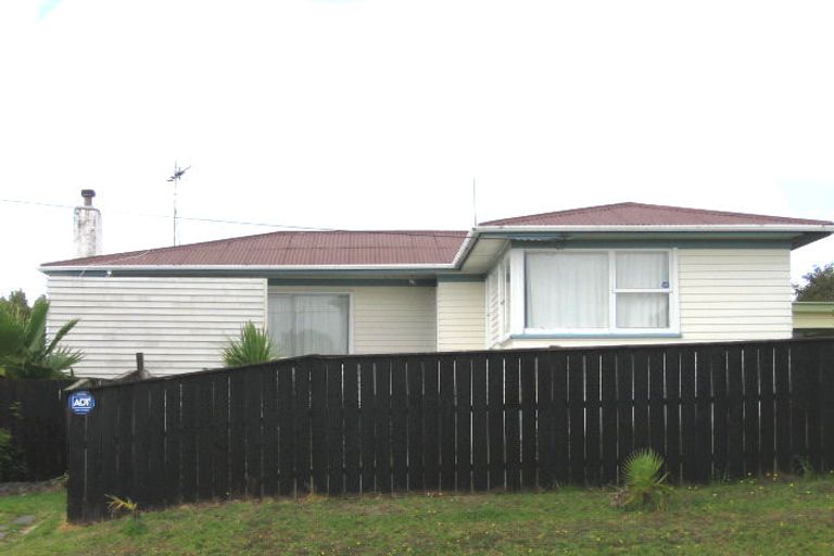 Photo of property in 261 Rangatira Road, Beach Haven, Auckland, 0626