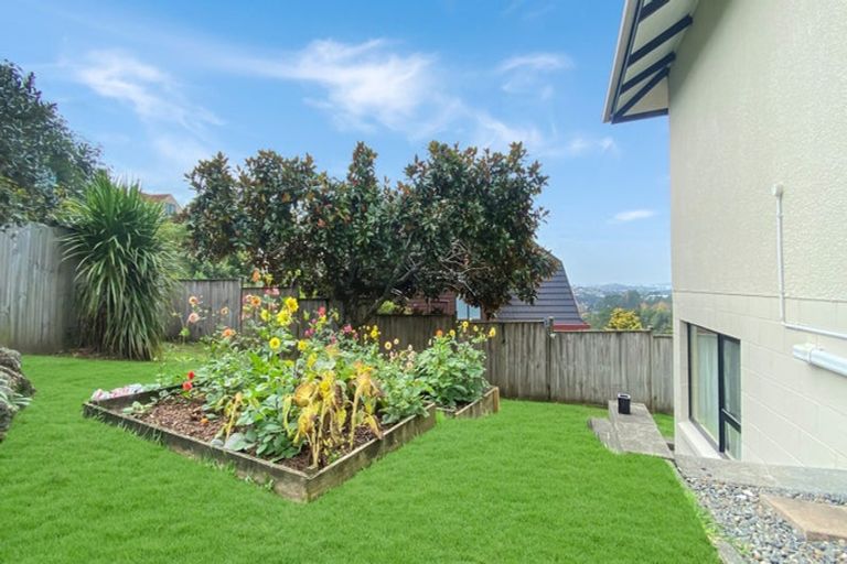 Photo of property in 12 Bragato Place, Chatswood, Auckland, 0626