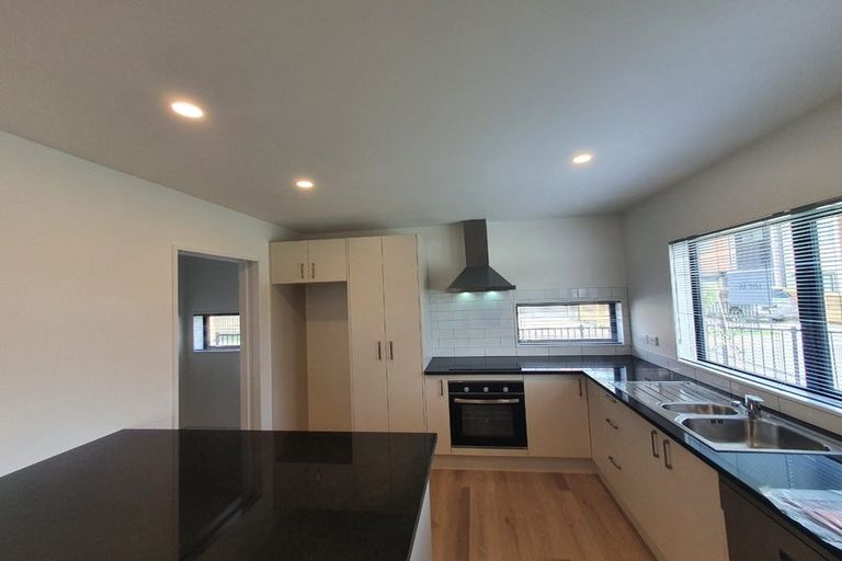 Photo of property in 52 Black Beech Crescent, Takanini, 2110