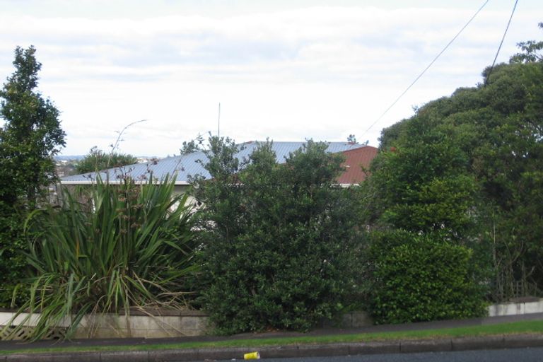 Photo of property in 36 Waimumu Road, Massey, Auckland, 0614