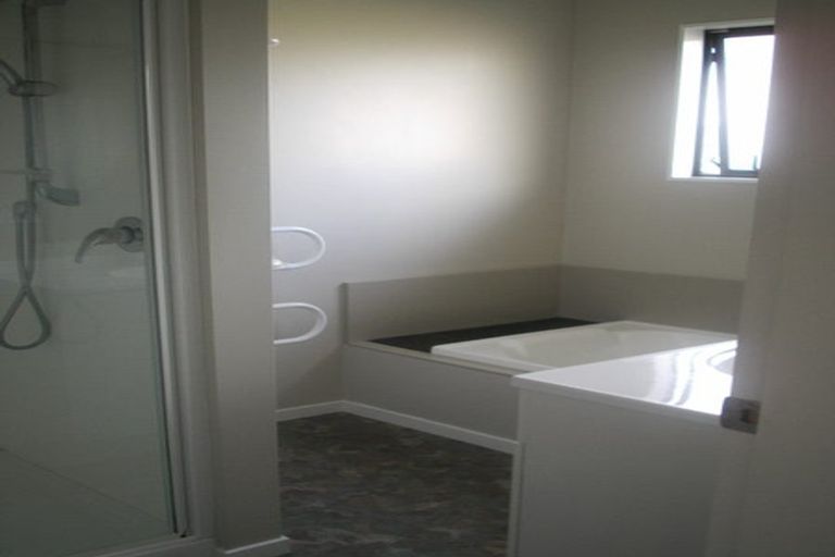 Photo of property in 3 Makora Grove, Paremata, Porirua, 5024