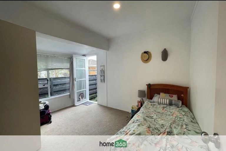 Photo of property in 1/37 Eversleigh Road, Belmont, Auckland, 0622
