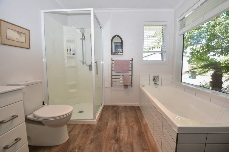 Photo of property in 5 Warrington Court, Carterton, 5713