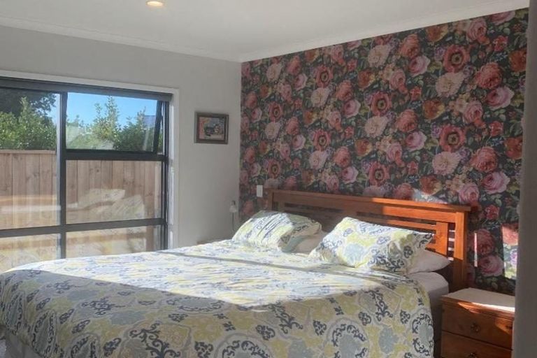 Photo of property in 25b Karaka Street, Merrilands, New Plymouth, 4312