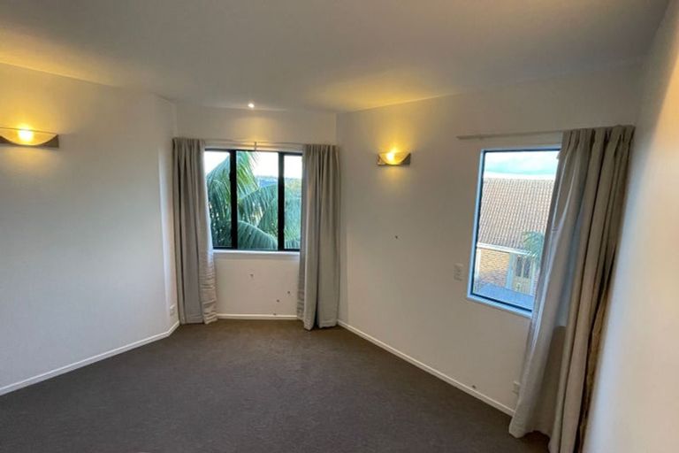 Photo of property in 1/41 High Road, Glenfield, Auckland, 0629