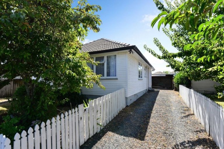 Photo of property in 55 Ross Crescent, Fairfield, Hamilton, 3214