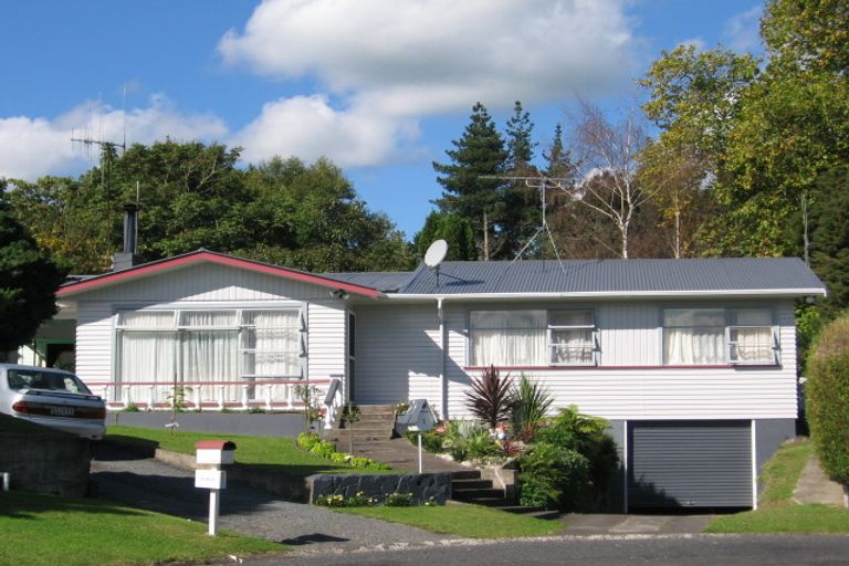 Photo of property in 2 Jonathan Place, Putaruru, 3411