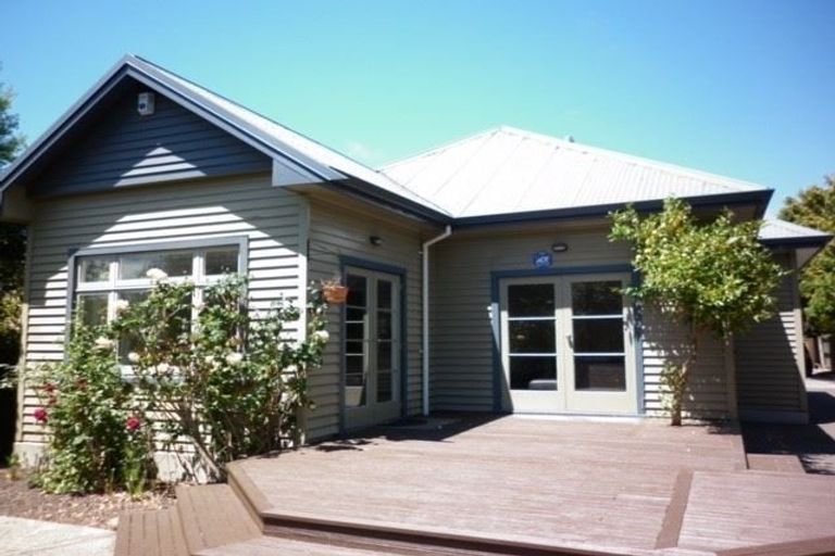 Photo of property in 100 Innes Road, St Albans, Christchurch, 8052