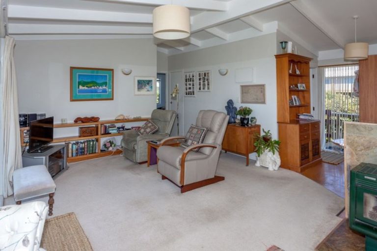 Photo of property in 4 Harsant Avenue, Hahei, Whitianga, 3591