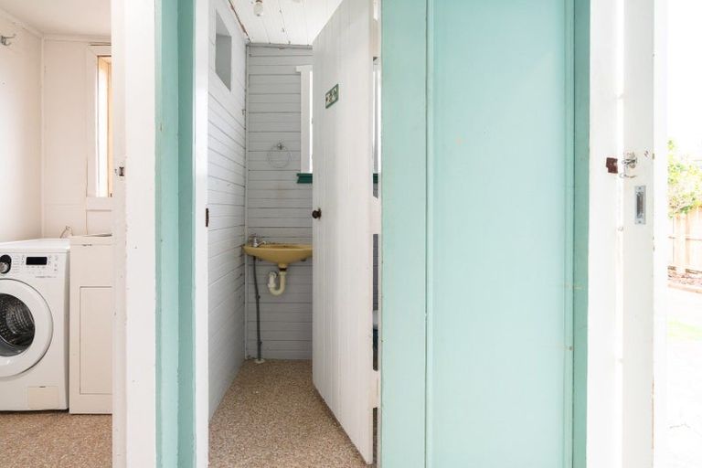 Photo of property in 25 Argentine Avenue, Miramar, Wellington, 6022