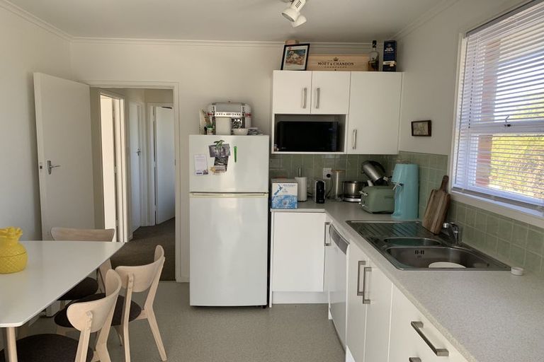 Photo of property in 2/19 Sudan Avenue, Milford, Auckland, 0620