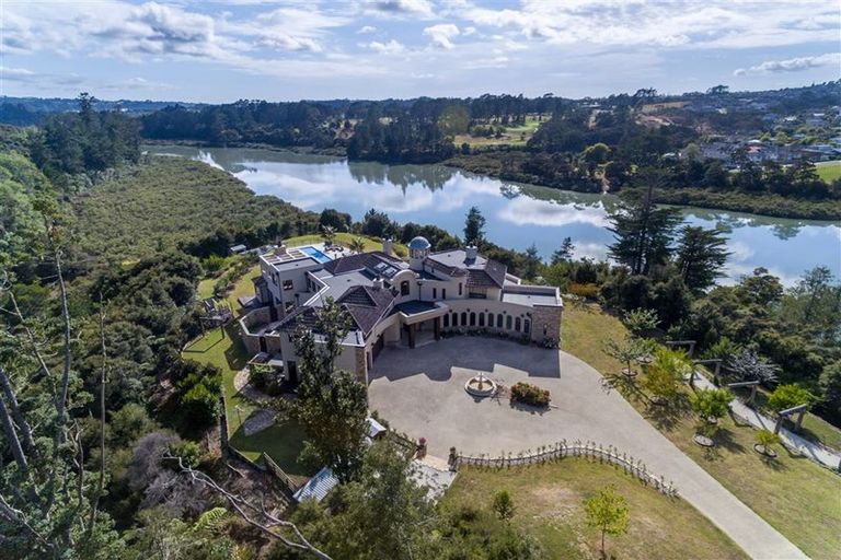 Photo of property in 249b Paremoremo Road, Lucas Heights, Auckland, 0632