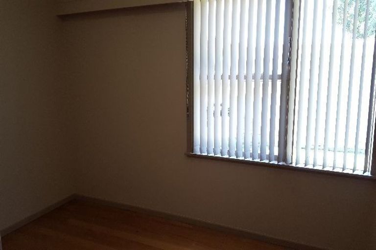 Photo of property in 112 Forrest Hill Road, Forrest Hill, Auckland, 0620