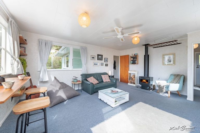 Photo of property in 36 Wyndham Road, Pinehaven, Upper Hutt, 5019