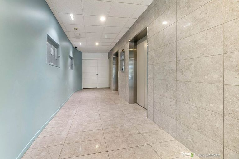 Photo of property in Terrace Tower Apartments, 9c/126 The Terrace, Wellington Central, Wellington, 6011