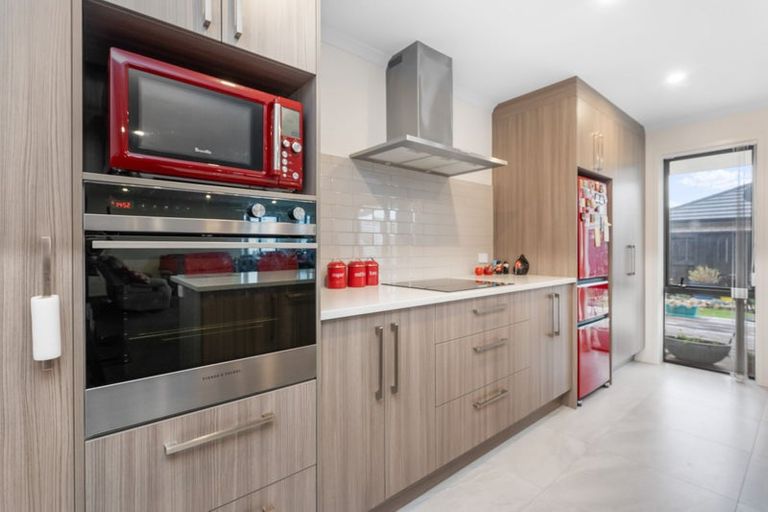 Photo of property in 36 Kitemaunga Avenue, One Tree Point, 0118