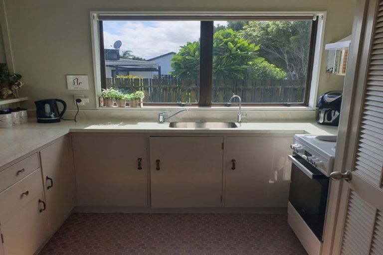 Photo of property in 29b Edgewater Parade, Waiuku, 2123