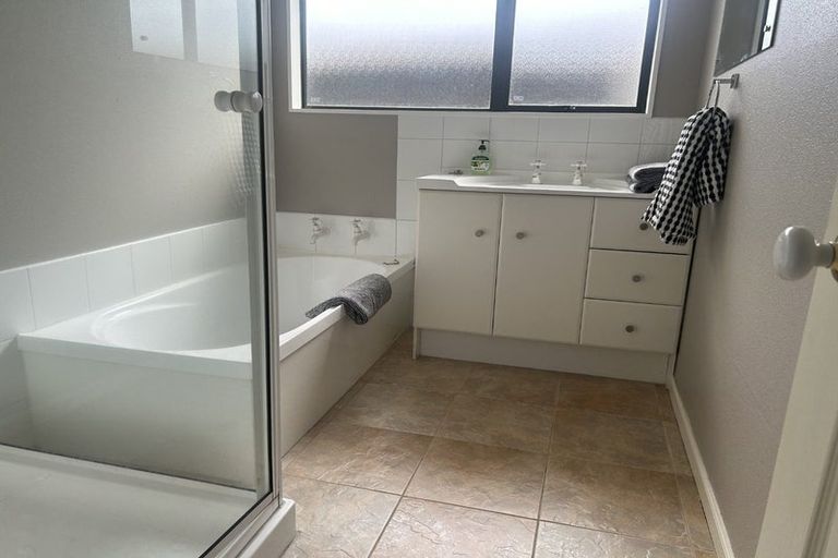 Photo of property in 6 Franklin Avenue, Hokowhitu, Palmerston North, 4410